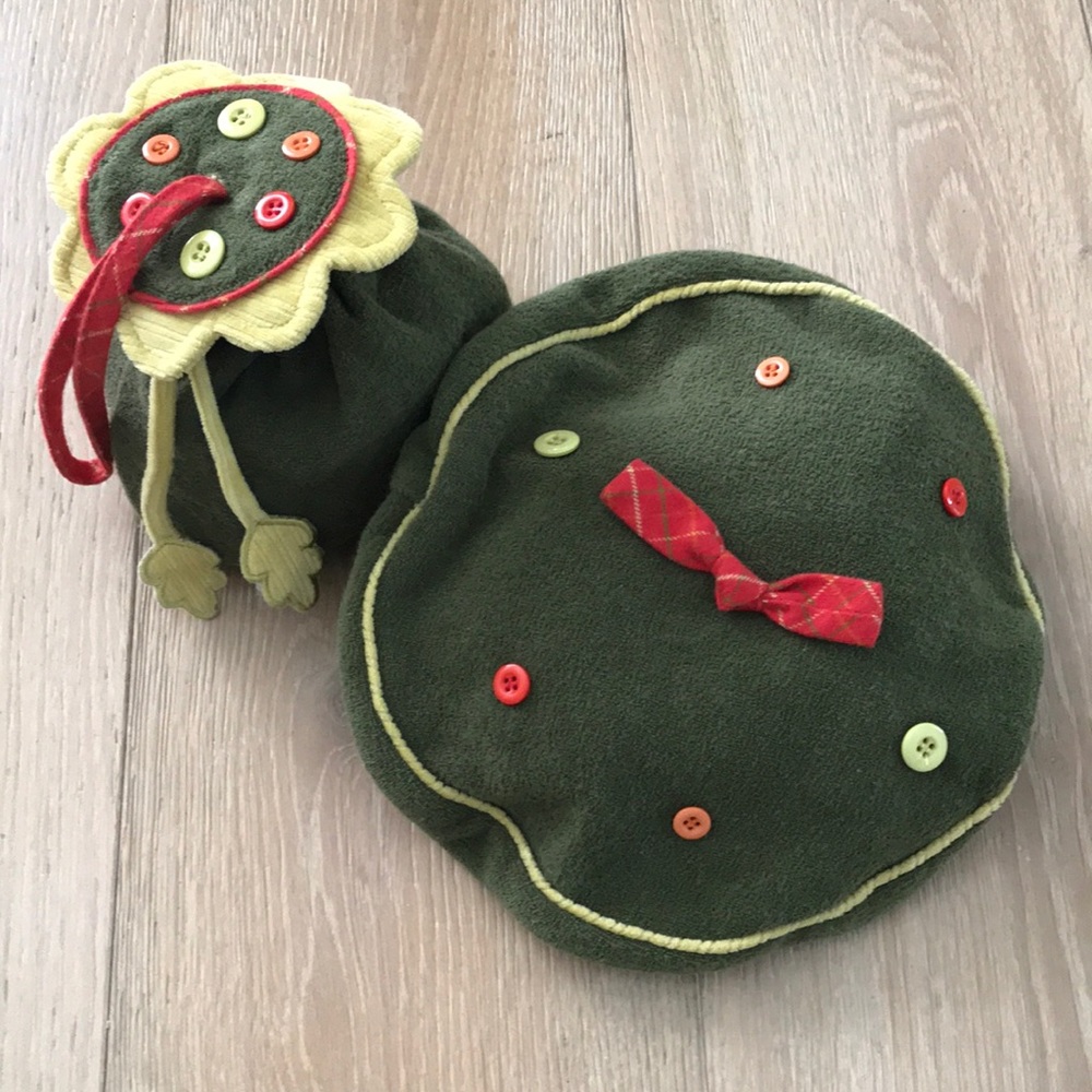 Le Top toddler sized hat and purse set